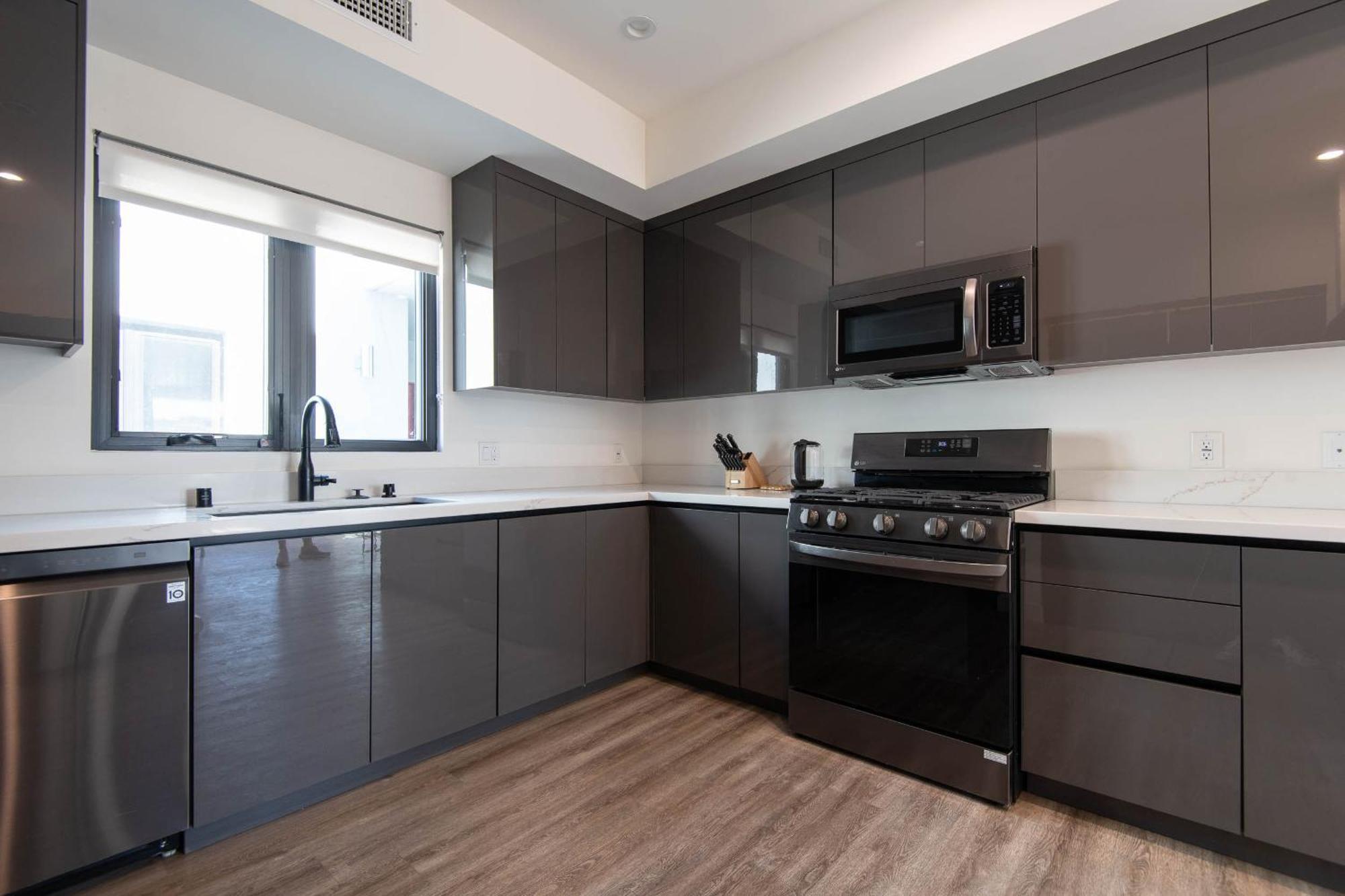 Regency Modern Apartments Glendale Exterior foto